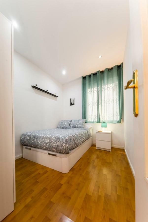 Colegiata Apartment Madrid Ngoại thất bức ảnh