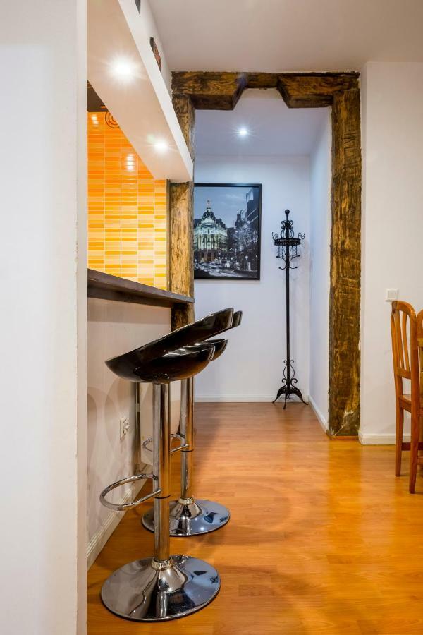 Colegiata Apartment Madrid Ngoại thất bức ảnh